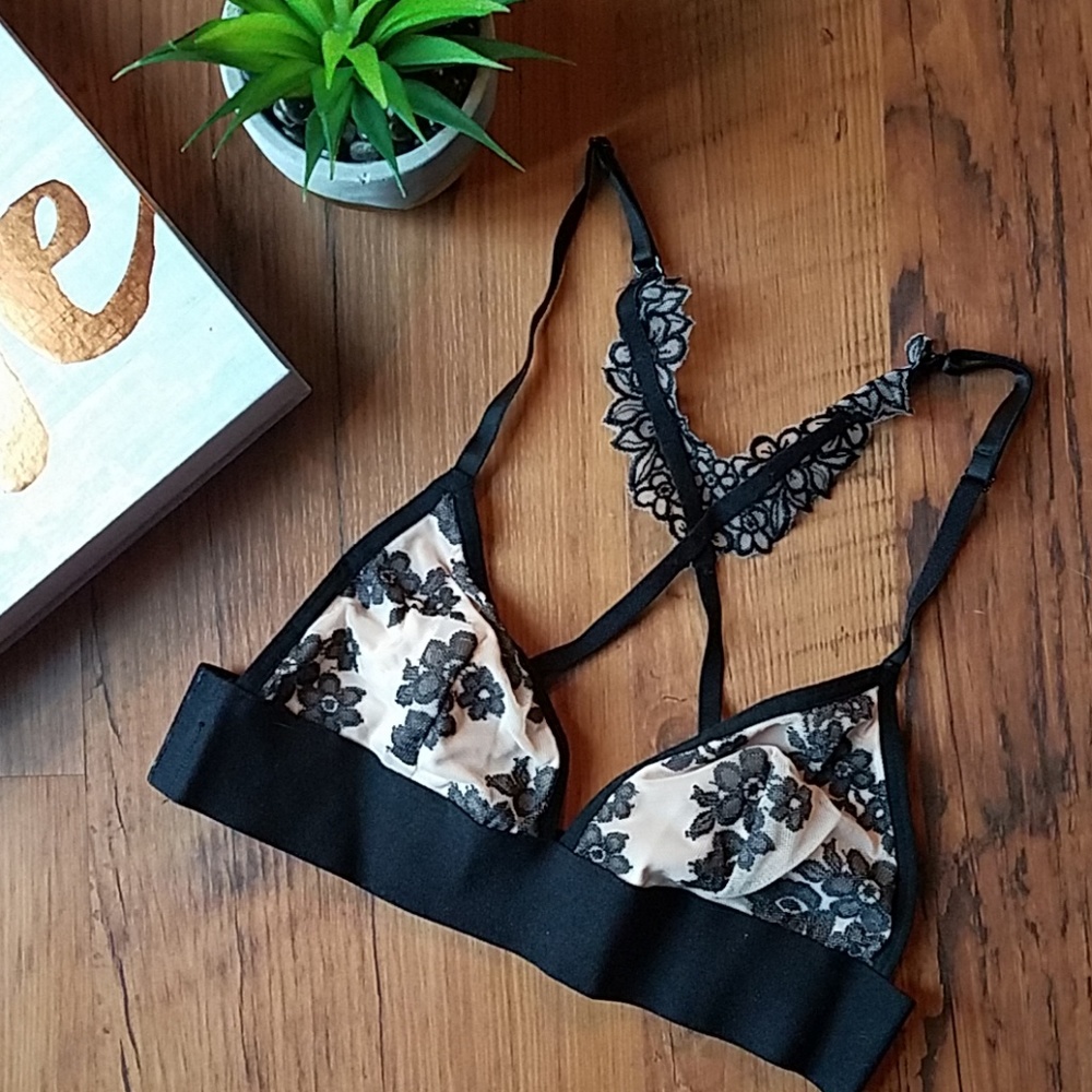 ๐ PINK Victoria's Secret Lace Triangle Bralette - Picture 1 of 8
